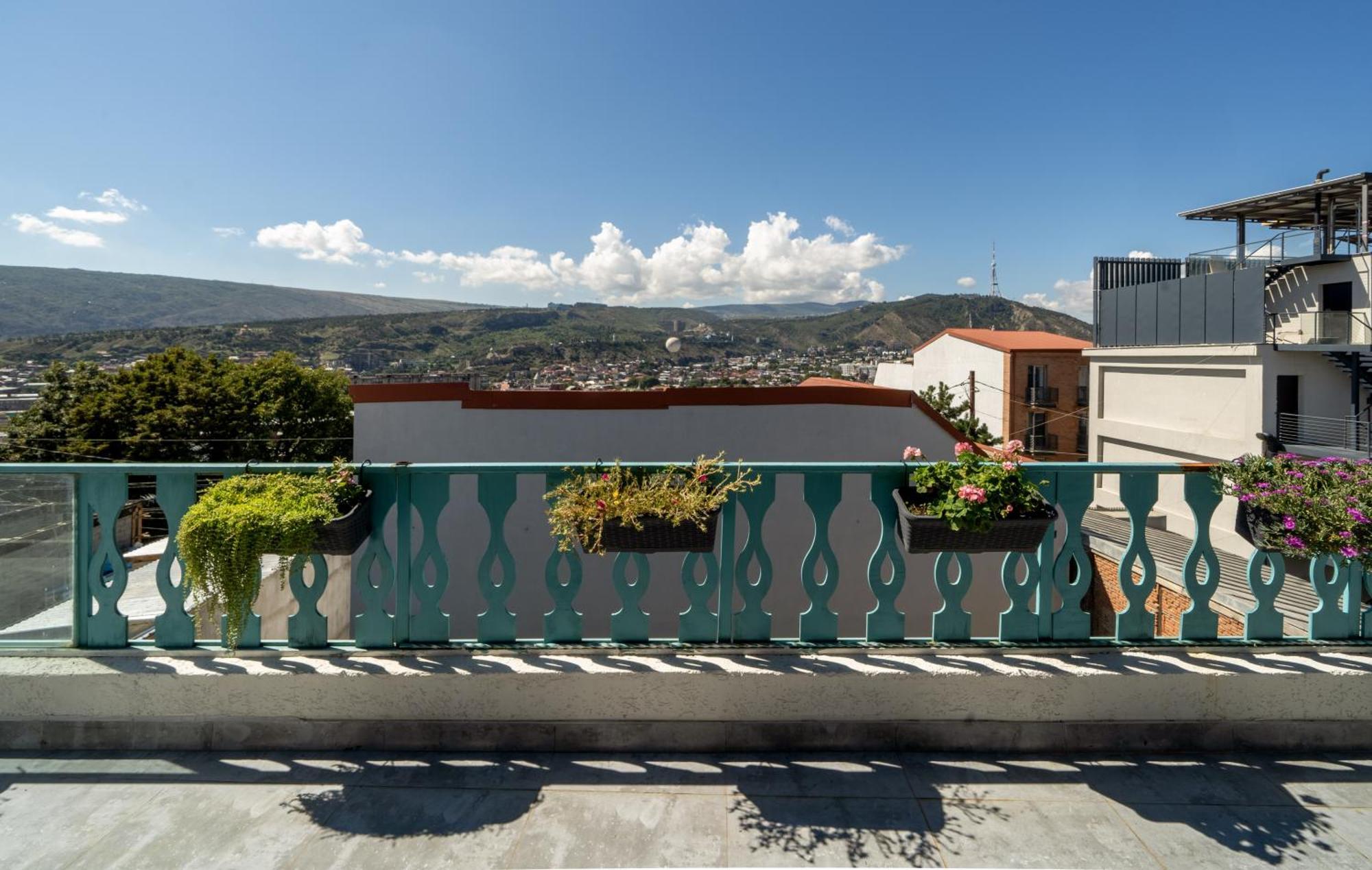 Hotel Tato & Coworking Space Tbilisi Bagian luar foto