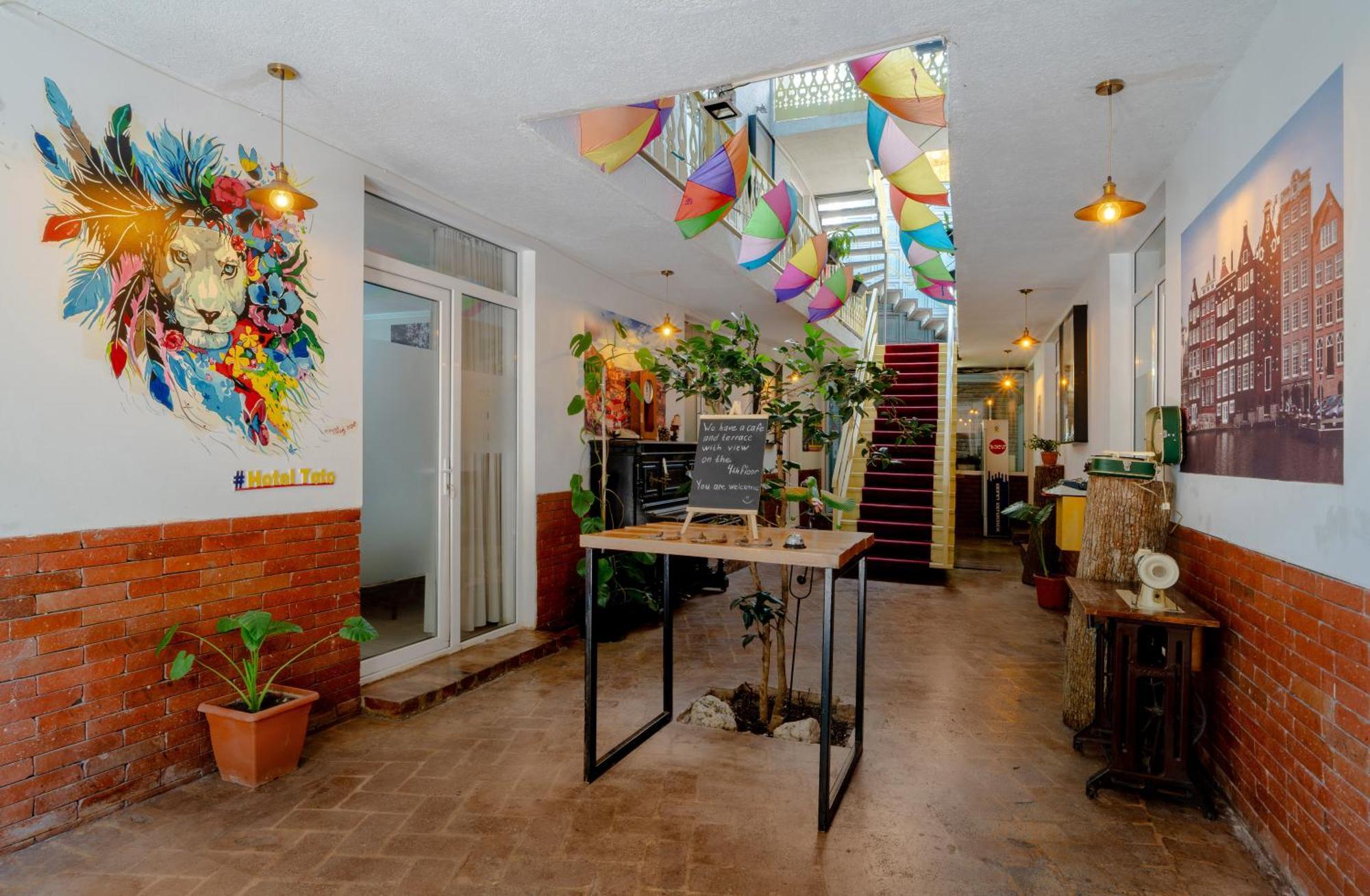 Hotel Tato & Coworking Space Tbilisi Bagian luar foto