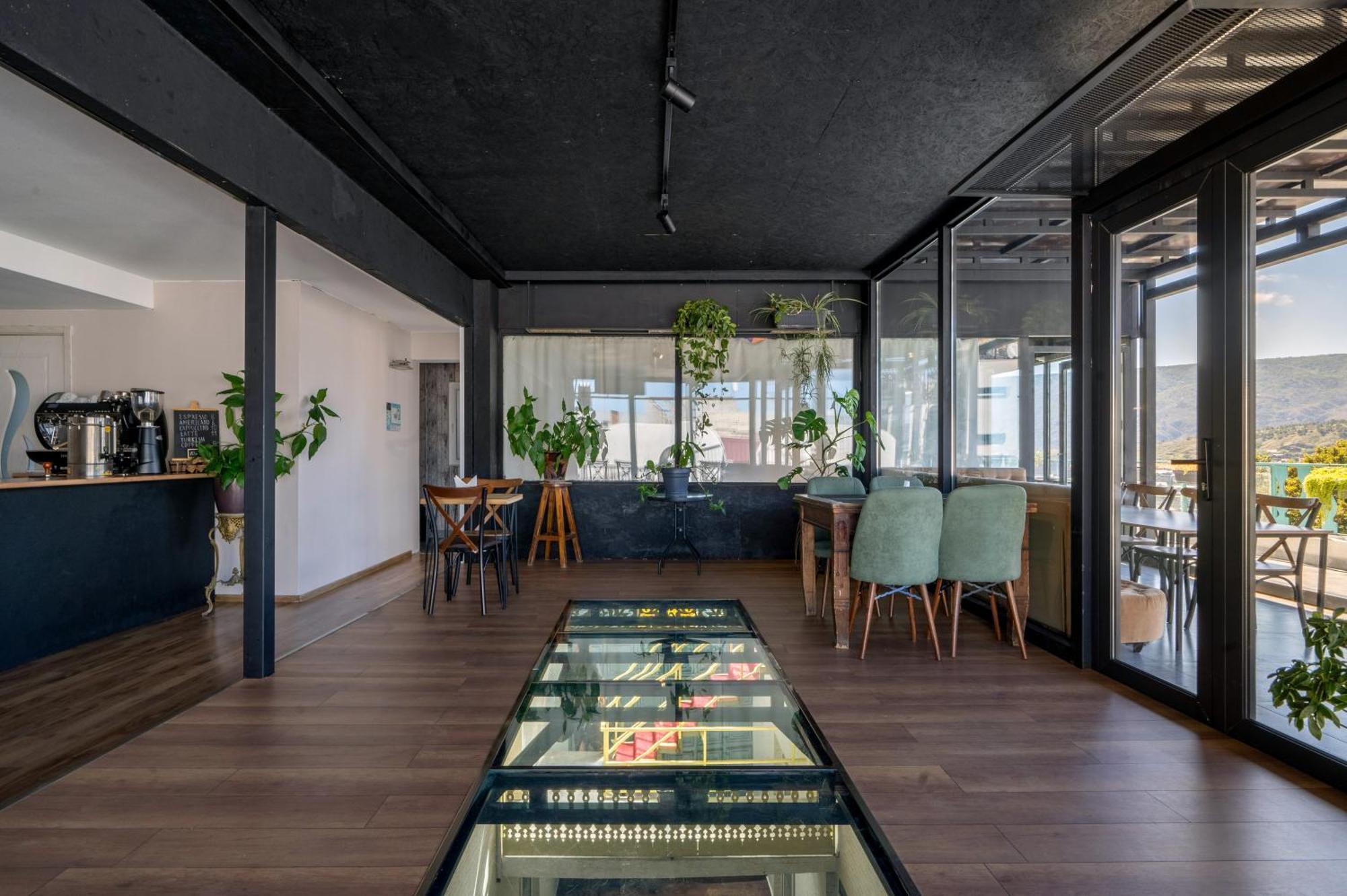Hotel Tato & Coworking Space Tbilisi Bagian luar foto