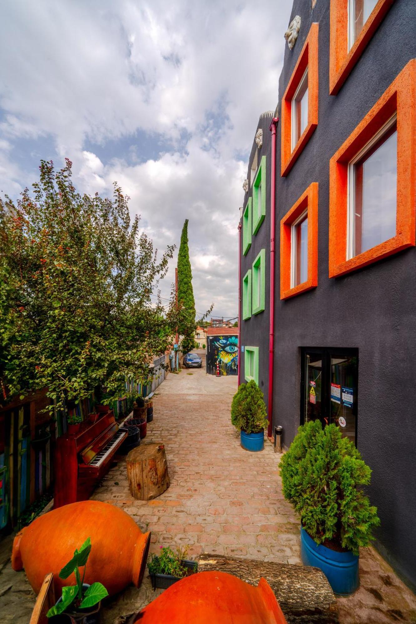Hotel Tato & Coworking Space Tbilisi Bagian luar foto