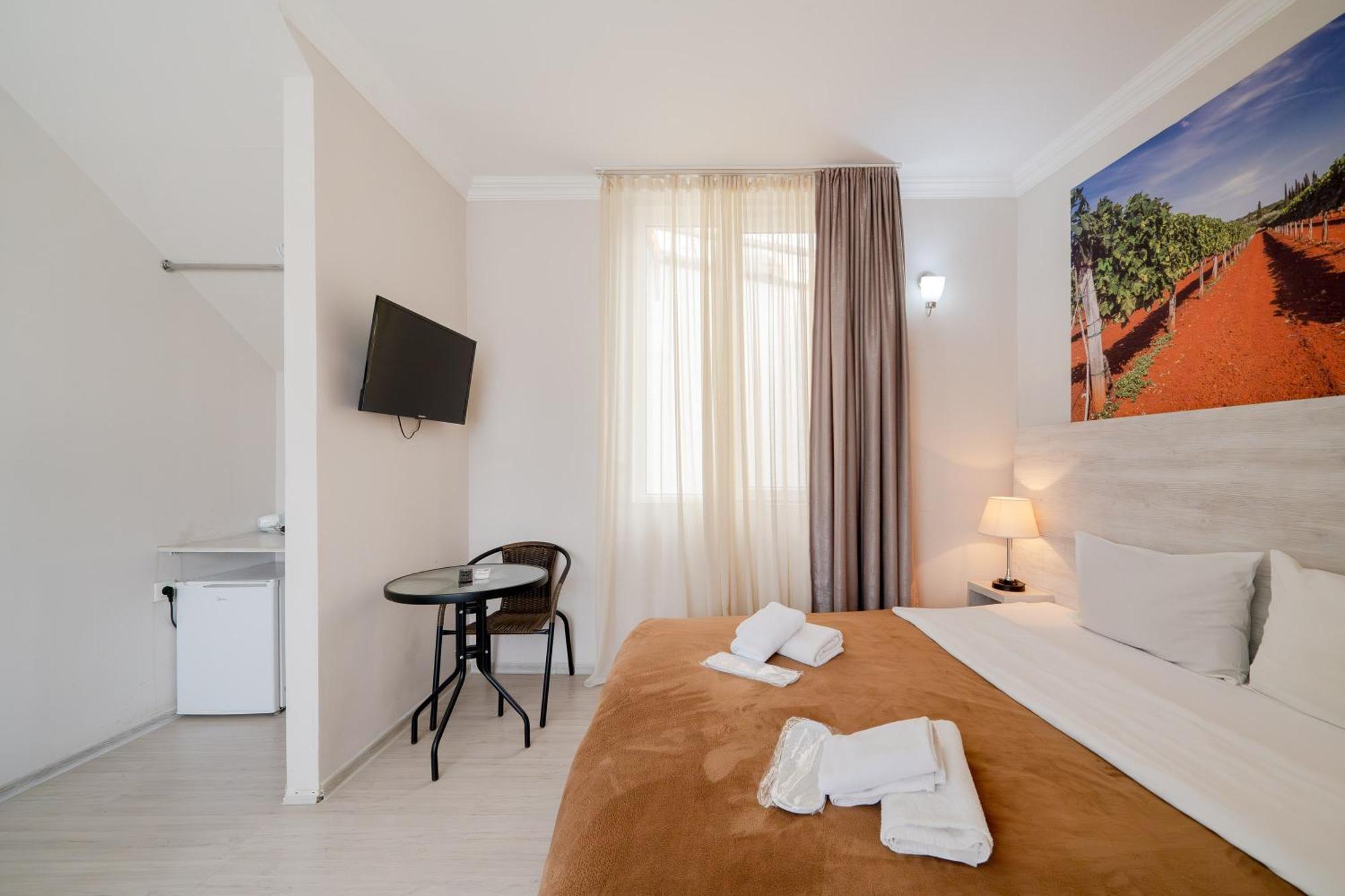 Hotel Tato & Coworking Space Tbilisi Bagian luar foto